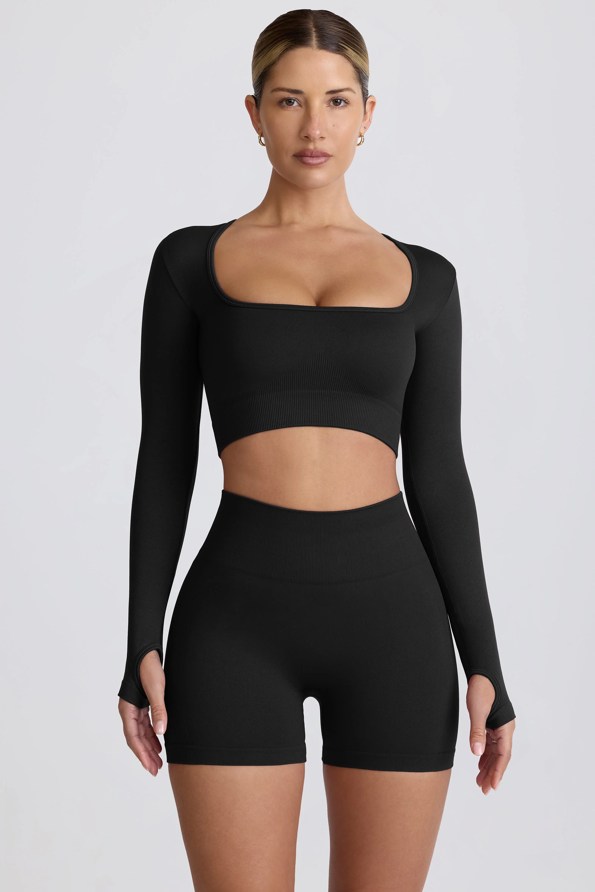 Super Sculpt Seamless Long-Sleeve Crop Top in Black - Image 17